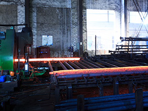 دليل اختيار أنابيب الفولاذ غير الملحمة لتكسير النفط: العناصر الأساسية لضمان السلامة والكفاءة في استخراج النفط والغاز