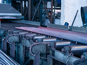 تحليل عمليات تضميد وتوحيد أنابيب الفولاذ غير الملحوم: المبادئ والاختلافات وتأثيرات الأداء